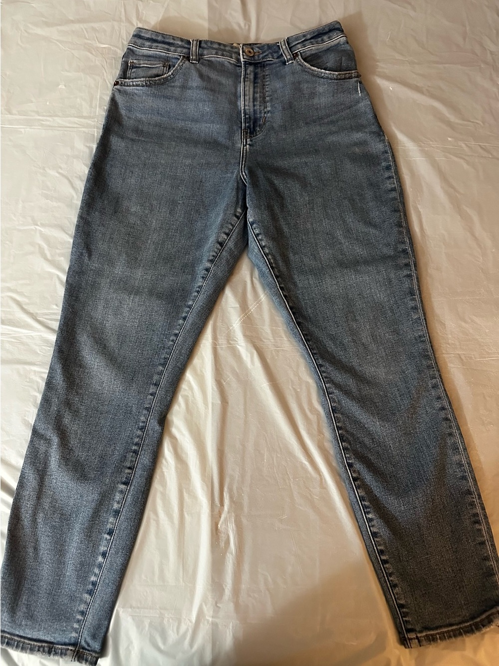 Abercrombie & Fitch Straight-Leg Jeans in Mid Blue Wash